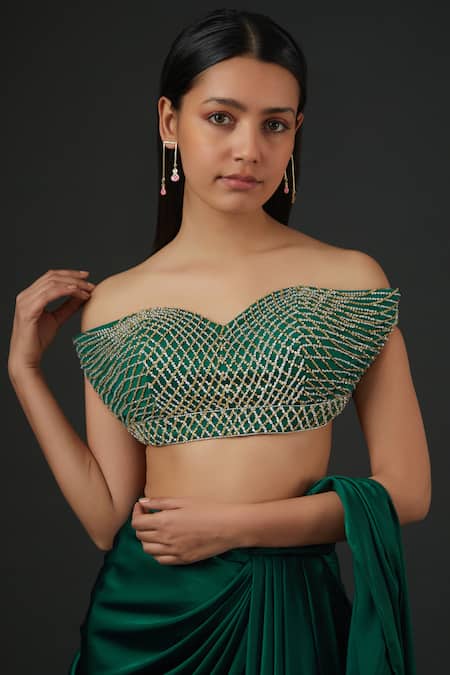 Vedika Soni_Emerald Green Satin Embroidery Sequin Sweetheart Pre-draped Saree With Blouse _Online_at_Aza_Fashions