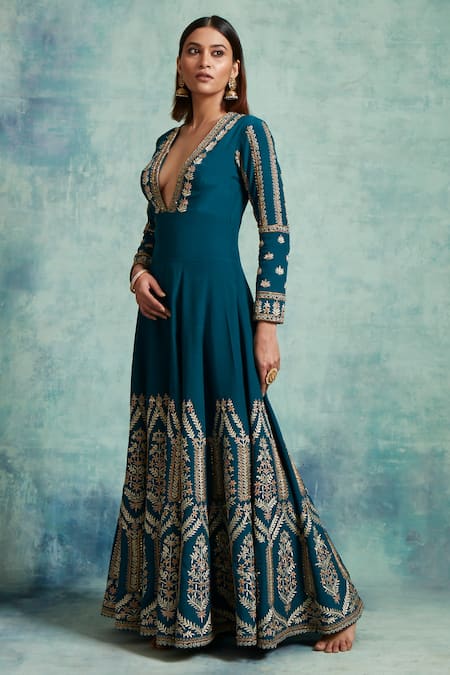 Shop_Vedika Soni_Green Crepe Embroidered Resham Deep V Neck Flared Jumpsuit _Online_at_Aza_Fashions