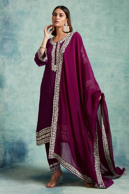 Vedika Soni Purple Crepe Embroidery, Zari Round Neck Floral Resham Kurta Set at Aza Fashions Vedika Soni_Purple Crepe Embroidery, Zari Round Neck Floral Resham Kurta Set _at_Aza_Fashions