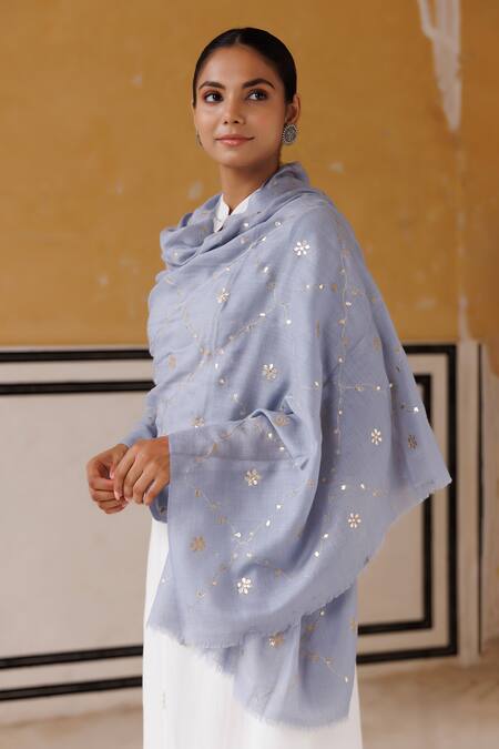 Geroo Jaipur_Purple Floral Jaal Embroidered Shawl _Online_at_Aza_Fashions