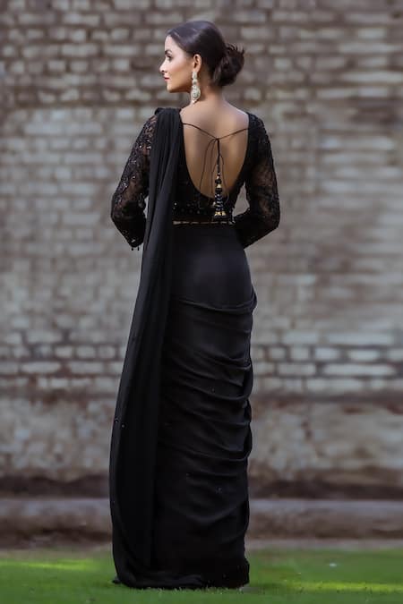 Sangeeta Swati Border Embroidered Pre-Draped Saree With Blouse 