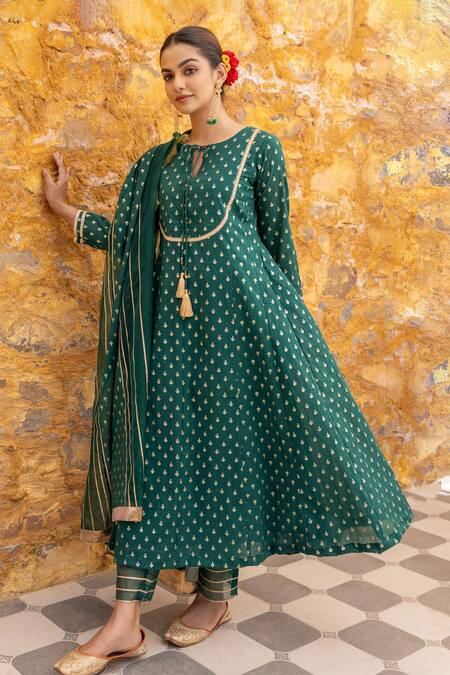 Myaara_Green Chanderi, Cotton, Organza Sequins, Zari, Floral Butti Anarkali Pant Set _Online_at_Aza_Fashions
