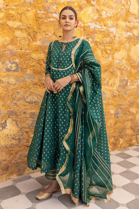 Myaara_Green Chanderi, Cotton, Organza Sequins, Zari, Floral Butti Anarkali Pant Set _at_Aza_Fashions