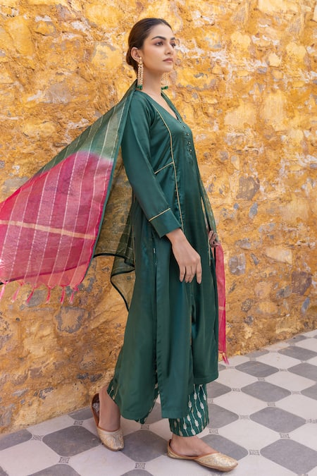 Shop Myaara Green Satin, , , Solid Kurta Set With Floral Butti Pant Online at Aza Fashions Shop_Myaara_Green Satin, , , Solid Kurta Set With Floral Butti Pant _Online_at_Aza_Fashions