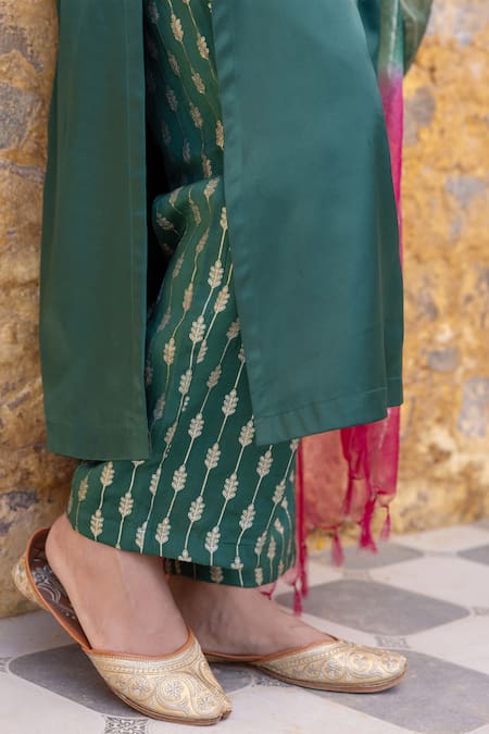 Buy Myaara Green Satin, , , Solid Kurta Set With Floral Butti Pant Buy_Myaara_Green Satin, , , Solid Kurta Set With Floral Butti Pant