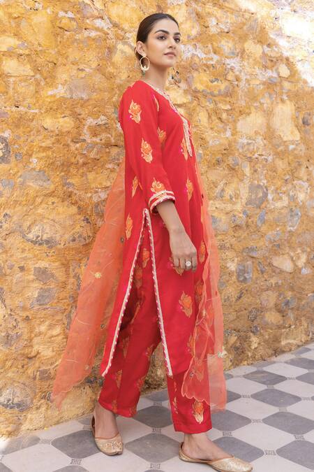 Buy_Myaara_Red Silk, Viscose, Organza Sequins, Zari, Blossom Pattern Kurta Pant Set _Online_at_Aza_Fashions