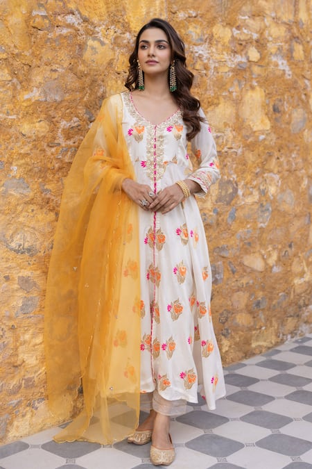 Myaara Floral Blossom Zari Patterned Anarkali Pant Set 