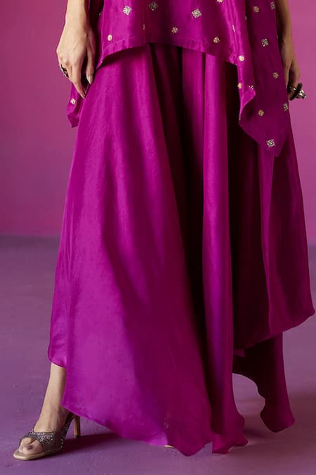 Mrunalini Rao Magenta Silk Embroidery V-neck Chaaya Zardozi Kurta Set Online at Aza Fashions Mrunalini Rao_Magenta Silk Embroidery V-neck Chaaya Zardozi Kurta Set _Online_at_Aza_Fashions
