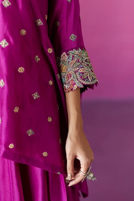 Buy Mrunalini Rao Magenta Silk Embroidery V-neck Chaaya Zardozi Kurta Set Online at Aza Fashions Buy_Mrunalini Rao_Magenta Silk Embroidery V-neck Chaaya Zardozi Kurta Set _Online_at_Aza_Fashions