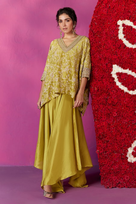 Mrunalini Rao_Green Silk, Organza Pearls, Zari, Embroidery V-neck Misarana Shirt Kurta Set _Online_at_Aza_Fashions