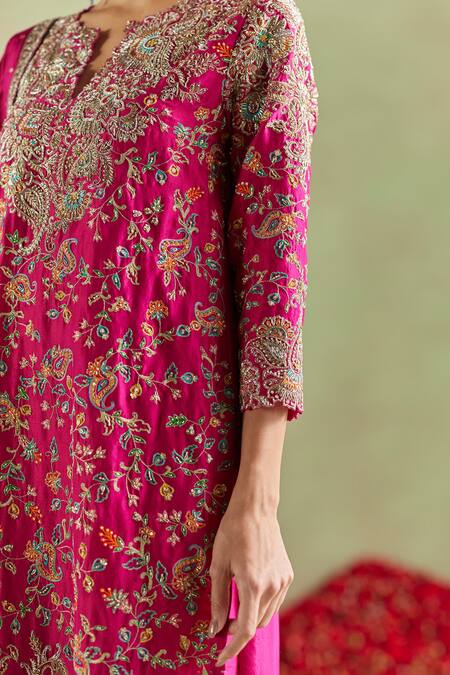 Mrunalini Rao_Pink Silk Embroidery V-neck Liba Zardozi Kurta Set _Online_at_Aza_Fashions