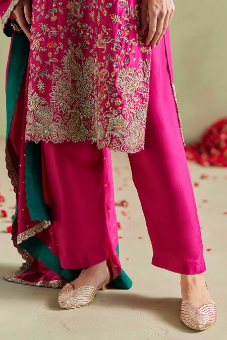 Buy_Mrunalini Rao_Pink Silk Embroidery V-neck Liba Zardozi Kurta Set _Online_at_Aza_Fashions