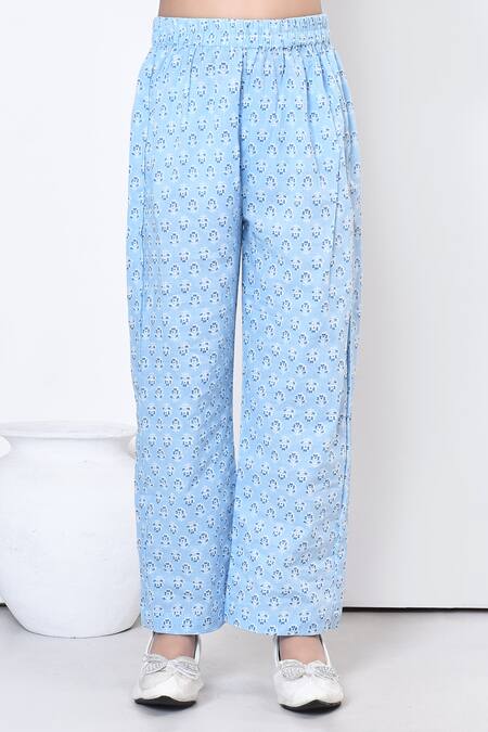 Samyukta Singhania_Blue Cotton Blossom Print Night Suit _Online_at_Aza_Fashions