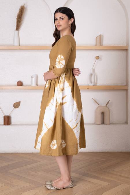 Pheeta_Brown Cotton Tie Dye Bandhej V Neck Dress _Online_at_Aza_Fashions