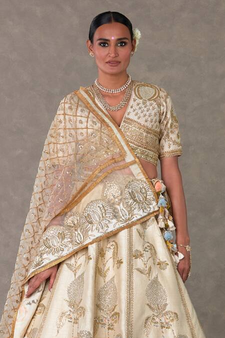 Masaba Ivory Dupatta Organza, Lehenga And Blouse Raw Anar Phool Embroidered Bridal Set Online at Aza Fashions Masaba_Ivory Dupatta Organza, Lehenga And Blouse Raw Anar Phool Embroidered Bridal Set_Online_at_Aza_Fashions