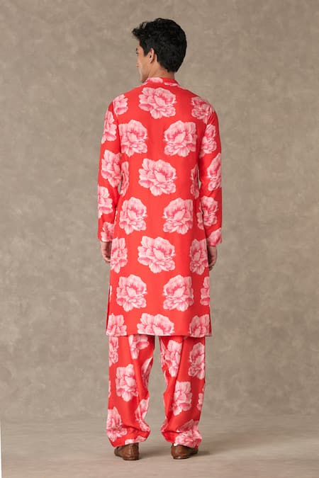 Shop Masaba Red Silk Nurvi Sitara Embroidered Kurta at Aza Fashions Shop_Masaba_Red Silk Nurvi Sitara Embroidered Kurta _at_Aza_Fashions