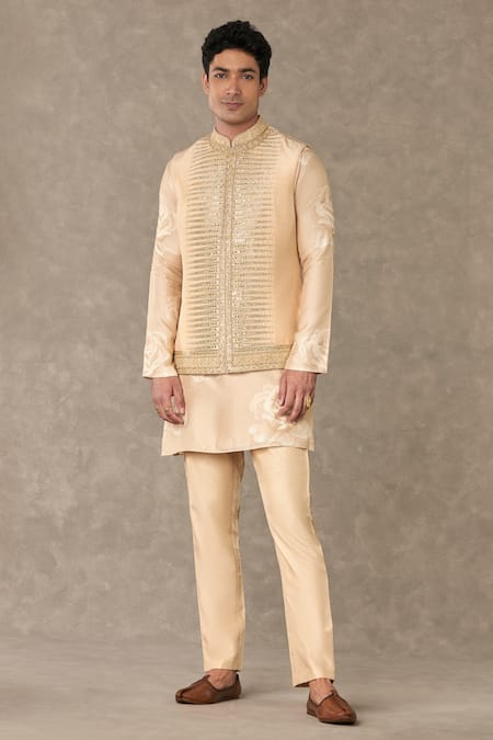 Masaba Trikone Embroidered Bundi Kurta Set 