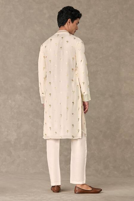 Shop Masaba Ivory Silk Foil Printing Plumeria Kurta at Aza Fashions Shop_Masaba_Ivory Silk Foil Printing Plumeria Kurta_at_Aza_Fashions