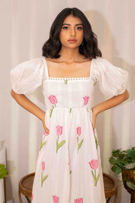 Kalakaari By Sagarika_White Cotton Tassels Square Neck Tulip Garden Print Midi Dress _at_Aza_Fashions