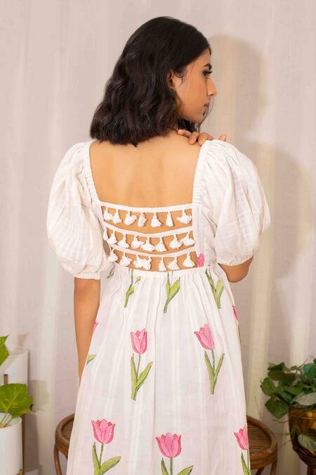 Buy_Kalakaari By Sagarika_White Cotton Tassels Square Neck Tulip Garden Print Midi Dress 