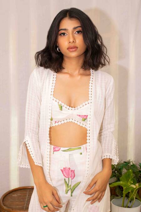 Kalakaari By Sagarika_White Cotton Embroidery Sweetheart Neck, Open Tulip Flora Print Shrug Pant Set _at_Aza_Fashions