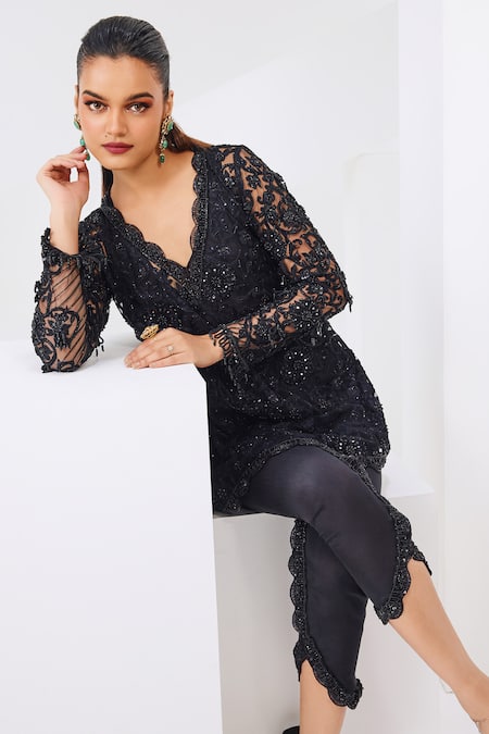Awigna Black Embroidered Tunic & Dhoti Pant Set 