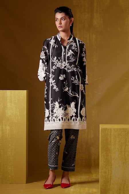 Buy Bunka Black Cotton Satin Isa Botanical Print Pant Online at Aza Fashions Buy_Bunka_Black Cotton Satin Isa Botanical Print Pant _Online_at_Aza_Fashions
