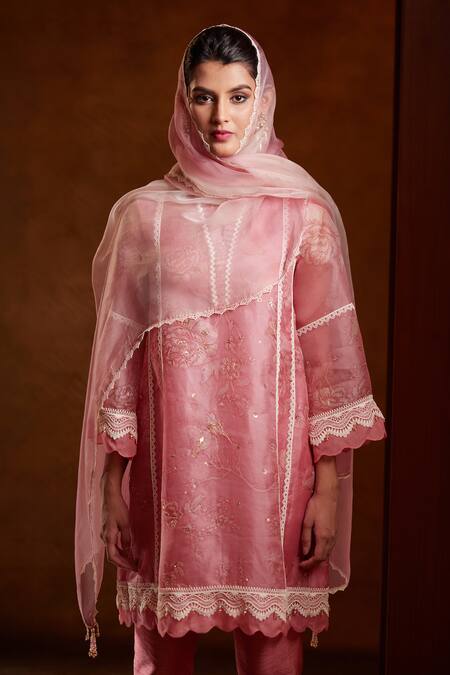 Bunka_Pink Organza Lace V-neck Farida Floral Print Kurta Pant Set _Online_at_Aza_Fashions