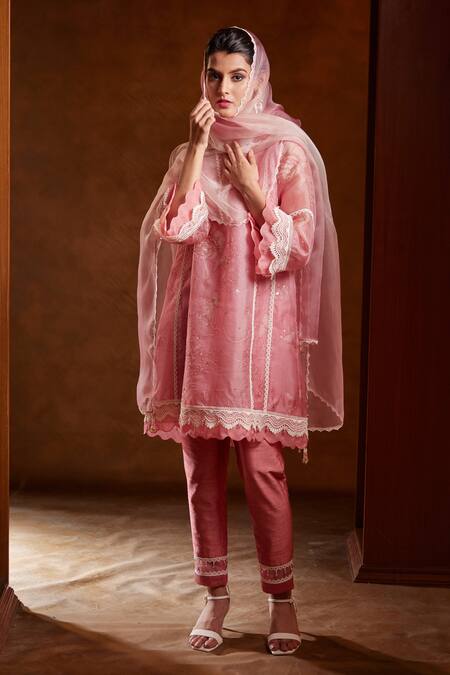 Buy_Bunka_Pink Organza Lace V-neck Farida Floral Print Kurta Pant Set _Online_at_Aza_Fashions