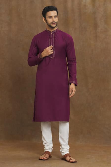 Arihant Rai Sinha Neckline Embroidered Kurta Set 