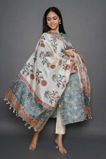 Buy_Kameez_Blue Tussar Embroidery Split V-neck Flower Bloom Print Kurta With Dupatta _Online_at_Aza_Fashions