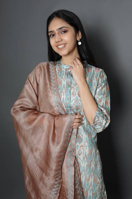 Shop Kameez Blue Tussar, Silk Mandarin Collar Abstract Print Kurta With Dupatta Online at Aza Fashions Shop_Kameez_Blue Tussar, Silk Mandarin Collar Abstract Print Kurta With Dupatta _Online_at_Aza_Fashions