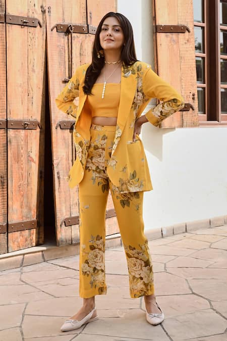 Palak & Mehak Yellow Pure Crepe Printed Botanical Blazer Notched Lisa And Pant Set 