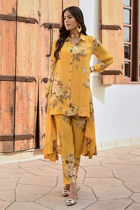 Palak & Mehak Yellow Pure Crepe Printed Floral Spread Collar Ria Shirt And Pant Set 