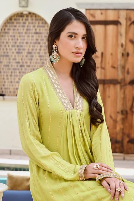 Buy_Palak & Mehak_Green Cotton, Rayon, Net Gota Patti V-neck Shikha Embellished Kurta Set 
