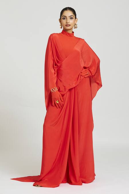 Huemn Red Silk Solid Overlapping Pallu Pant Saree Online at Aza Fashions Huemn_Red Silk Solid Overlapping Pallu Pant Saree _Online_at_Aza_Fashions