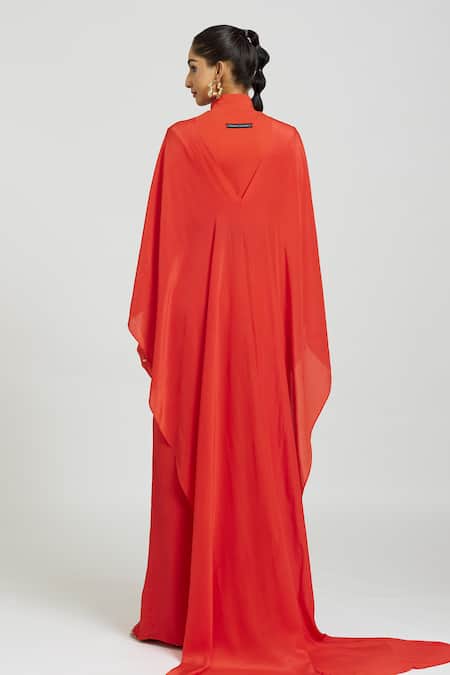 Shop Huemn Red Silk Solid Overlapping Pallu Pant Saree at Aza Fashions Shop_Huemn_Red Silk Solid Overlapping Pallu Pant Saree _at_Aza_Fashions