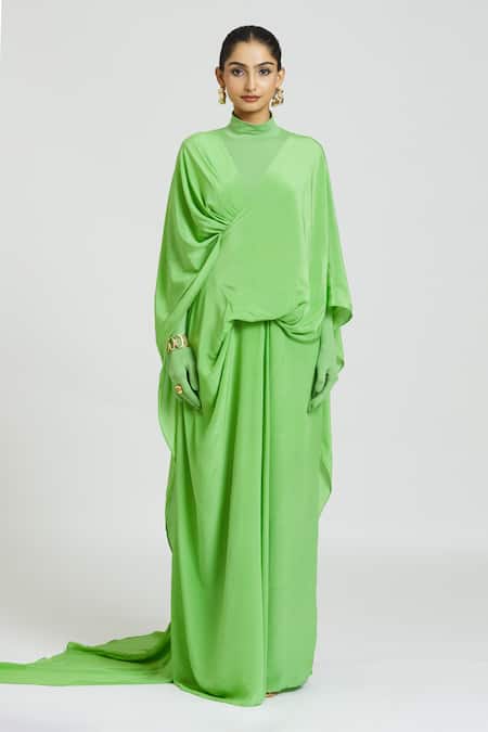 Huemn Green Silk, Crepe Overlapping Pallu Pant Saree at Aza Fashions Huemn_Green Silk, Crepe Overlapping Pallu Pant Saree _at_Aza_Fashions