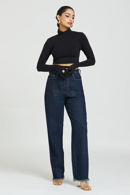 Huemn Plain Gloved Sleeves Crop Top 