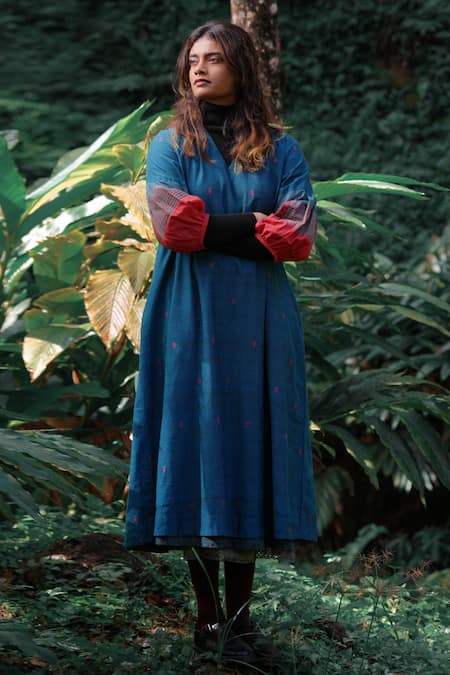 Shop Mantra Blue Handloom Cotton, Maheshwari Patchwork Kingfisher Handwoven A-line Dress at Aza Fashions Shop_Mantra_Blue Handloom Cotton, Maheshwari Patchwork Kingfisher Handwoven A-line Dress _at_Aza_Fashions