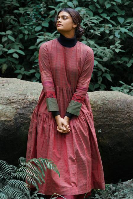 Buy Mantra Pink Handloom Cotton, Maheshwari Chestnut Bough Handwoven Tiered Dress Online at Aza Fashions Buy_Mantra_Pink Handloom Cotton, Maheshwari Chestnut Bough Handwoven Tiered Dress _Online_at_Aza_Fashions