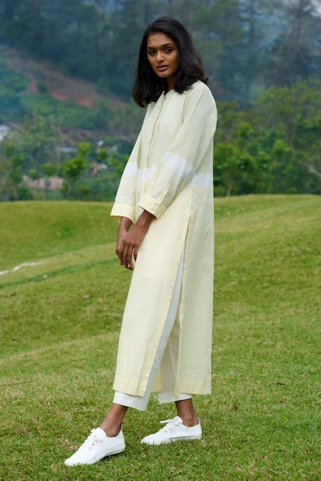 Buy_Mantra_Green Handloom Cotton Round Neck Color Blocked Handwoven Kurta _Online_at_Aza_Fashions