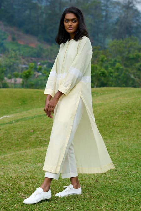 Shop_Mantra_Green Handloom Cotton Round Neck Color Blocked Handwoven Kurta _Online_at_Aza_Fashions