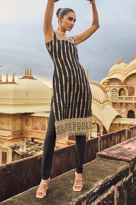Lashkaraa_Black Brocade Embroidery, Stones, Zari Square Neck Hand Kurta Pant Set _Online_at_Aza_Fashions