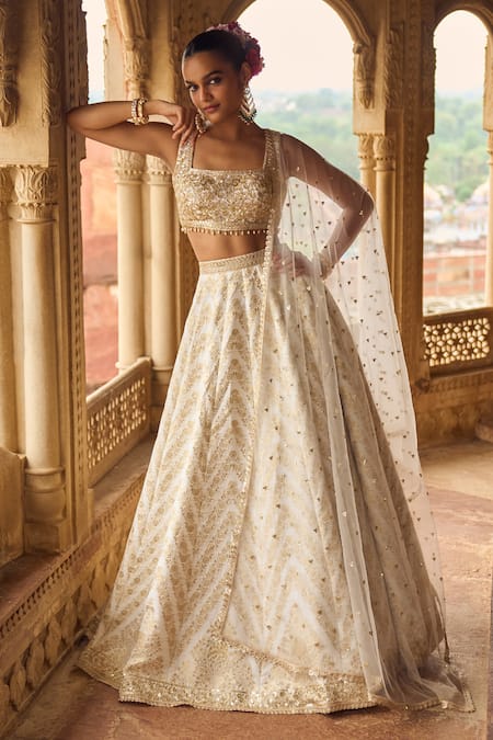 Lashkaraa_White Brocade Embroidery, Sequins, Floral Chevron Pattern Bridal Lehenga Set _Online_at_Aza_Fashions