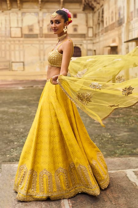 Lashkaraa_Yellow Brocade Sequins, Zari, Stones Scoop Neck Geometric Textured Lehenga Set _Online_at_Aza_Fashions
