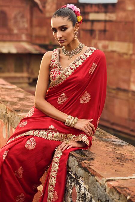 Buy_Lashkaraa_Red Brocade Sequins, Zari V-neck Floral Pre-draped Saree Set_Online_at_Aza_Fashions