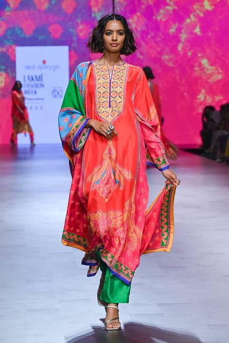 Swati Vijaivargie_Orange Silk Beads, Sequins, Gota Patti, Zari Jhumki Vintage Print Kurta Set _Online_at_Aza_Fashions