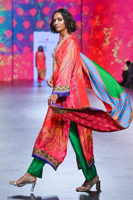 Buy_Swati Vijaivargie_Orange Silk Beads, Sequins, Gota Patti, Zari Jhumki Vintage Print Kurta Set _Online_at_Aza_Fashions