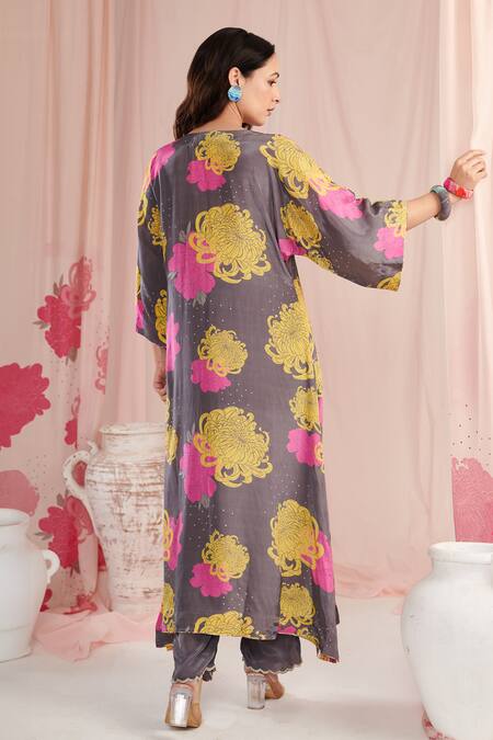 Negra Elegante Grey Crepe Pearls V-neck Botanic Print Kaftan With Pant Online at Aza Fashions Negra Elegante_Grey Crepe Pearls V-neck Botanic Print Kaftan With Pant _Online_at_Aza_Fashions